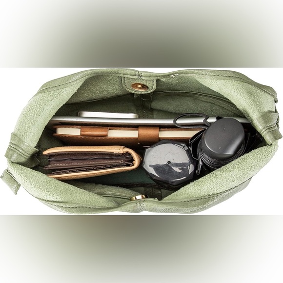 GREEN SUPER SOFT VEGAN LEATHER SHOULDER BAG AND COIN CLUTCH 2 PIECE SET - Picture 4 of 6